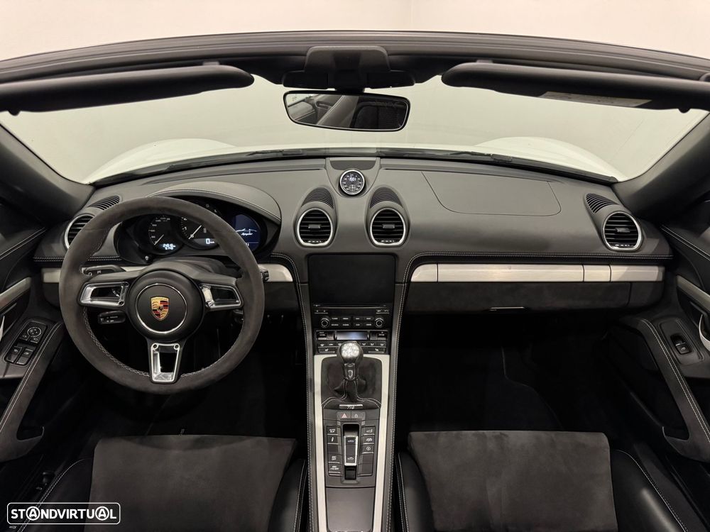 Porsche 718 Spyder Standard - 35