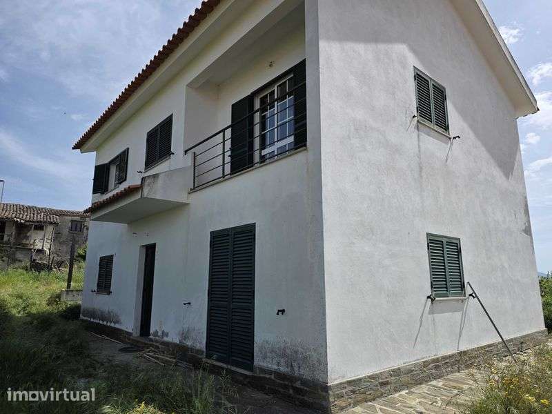 Arrenda-se moradia T4  Vila Nova de Foz Côa - Grande imagem: 2/12