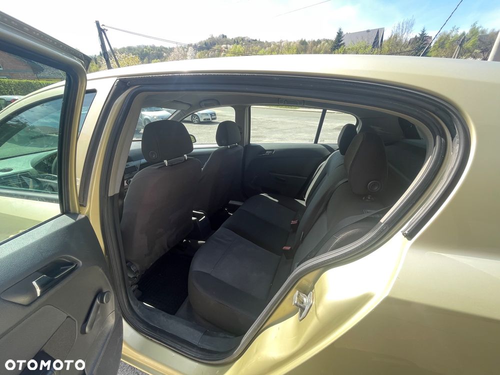 Opel Astra 1.7 CDTI Essentia - 15