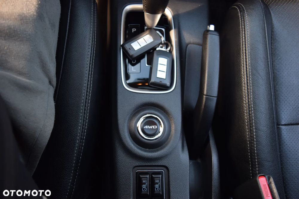 Mitsubishi Outlander 2.2 DID Instyle Navi - 18