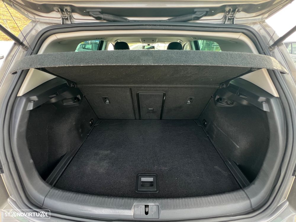 VW Golf 2.0 BlueTDI DSG Comfortline - 11