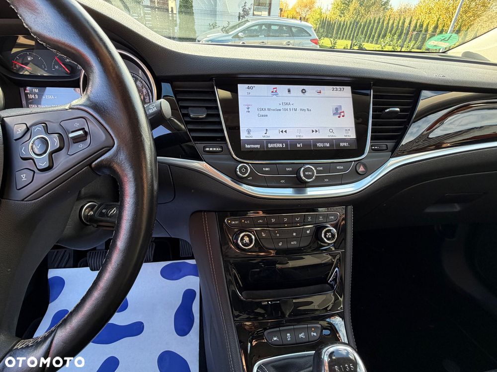 Opel Astra 1.4 Turbo Innovation - 28