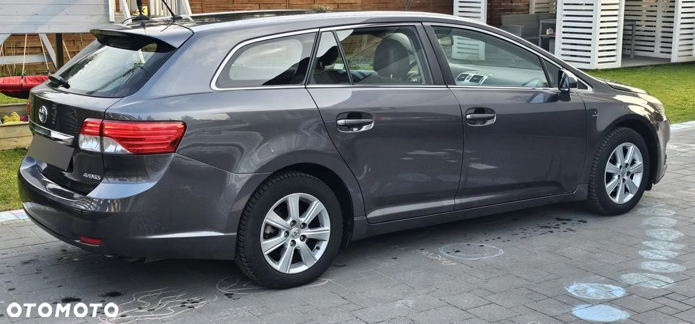 Toyota Avensis 1.8 Style - 12