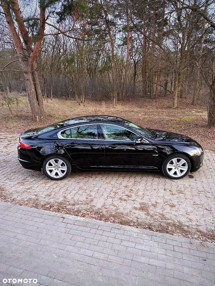 Jaguar XF 2.7 V6 D Luxury - 7