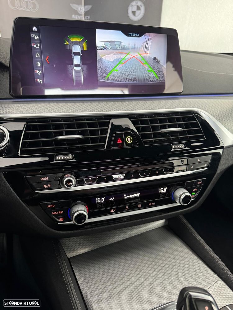 BMW 530 e iPerformance Line Luxury - 23