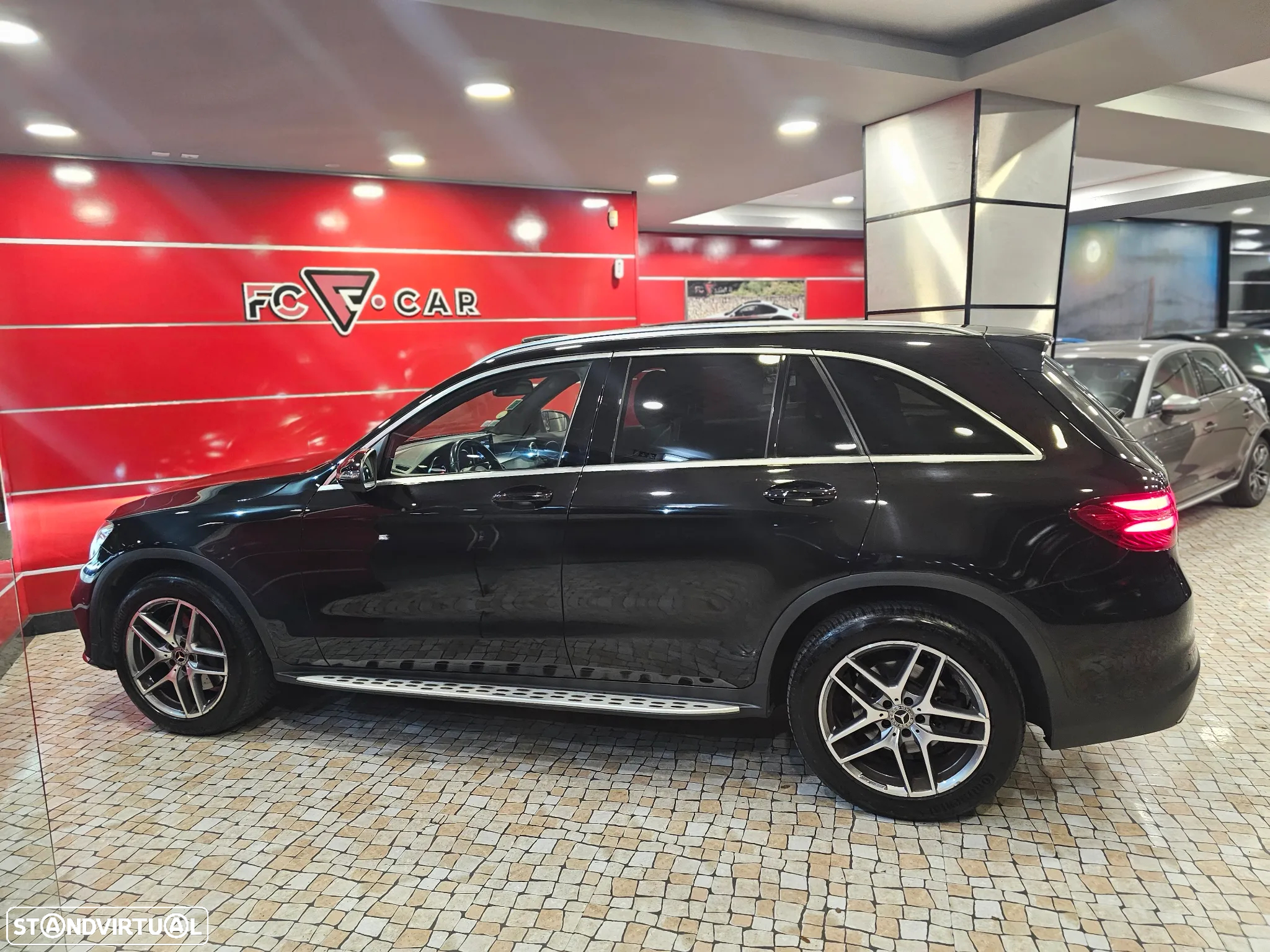 Mercedes-Benz GLC 250 d 4Matic 9G-TRONIC AMG Line - 26