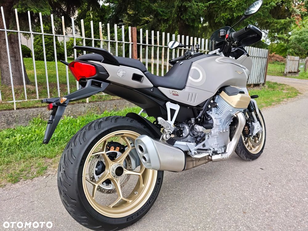 Moto Guzzi V100 Mandello - 5