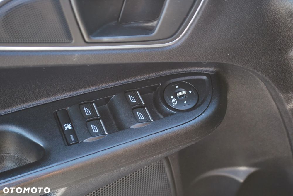 Ford B-MAX - 11