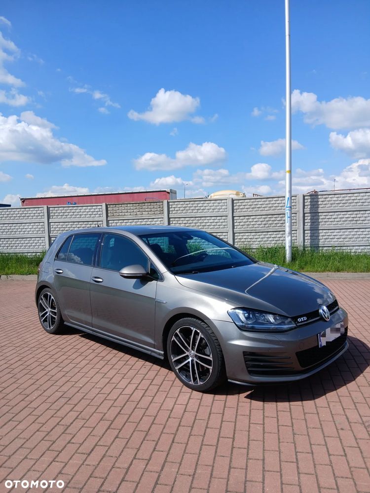 Volkswagen Golf - 3