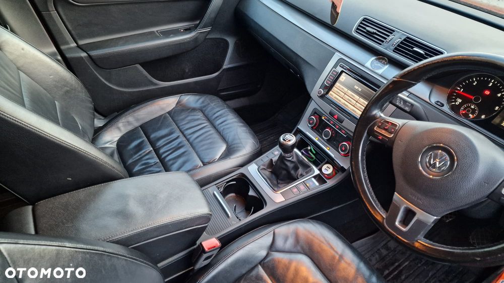Volkswagen Passat 2.0 TDI 4Mot Comfortline - 12