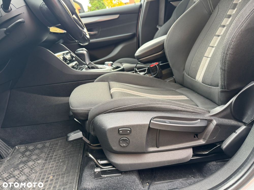 BMW Seria 2 218i - 13