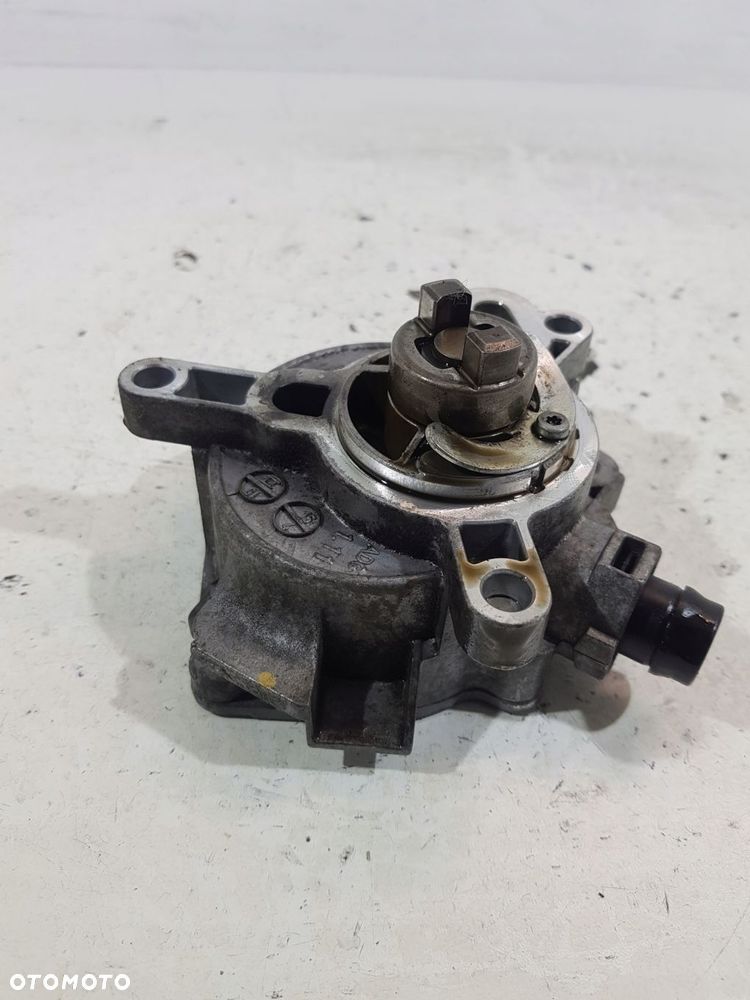 pompa vacum 31316688 volvo s60 ii v60 v70 2.0d - 9