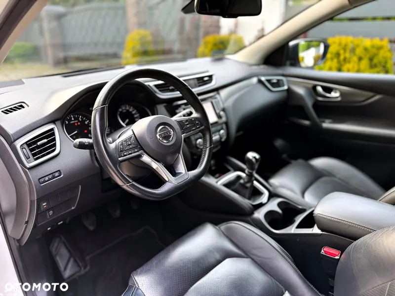 Nissan Qashqai 1.6 DIG-T Tekna+ - 26
