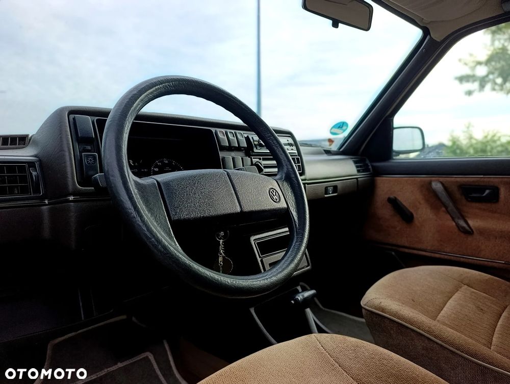 Volkswagen Golf - 10