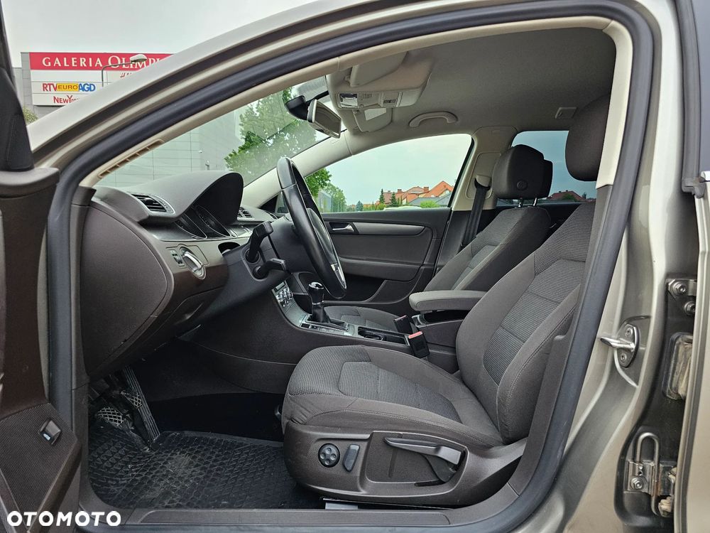 Volkswagen Passat Variant 2.0 TDI BlueMotion Technology Comfortline - 14