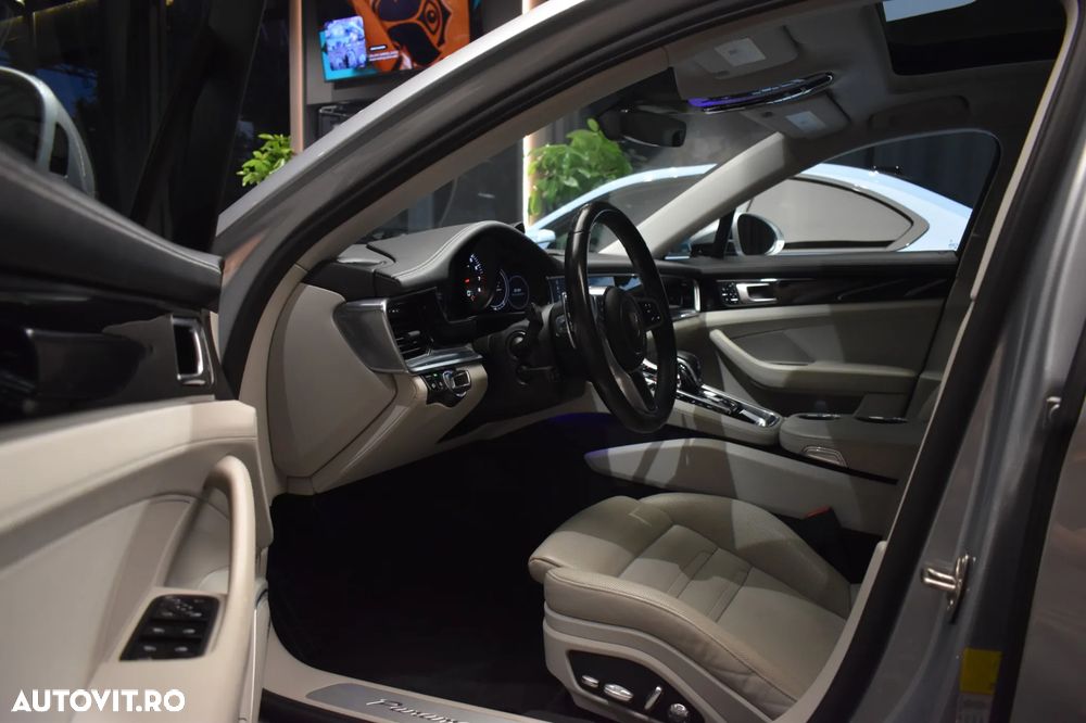 Porsche Panamera 4 - 8