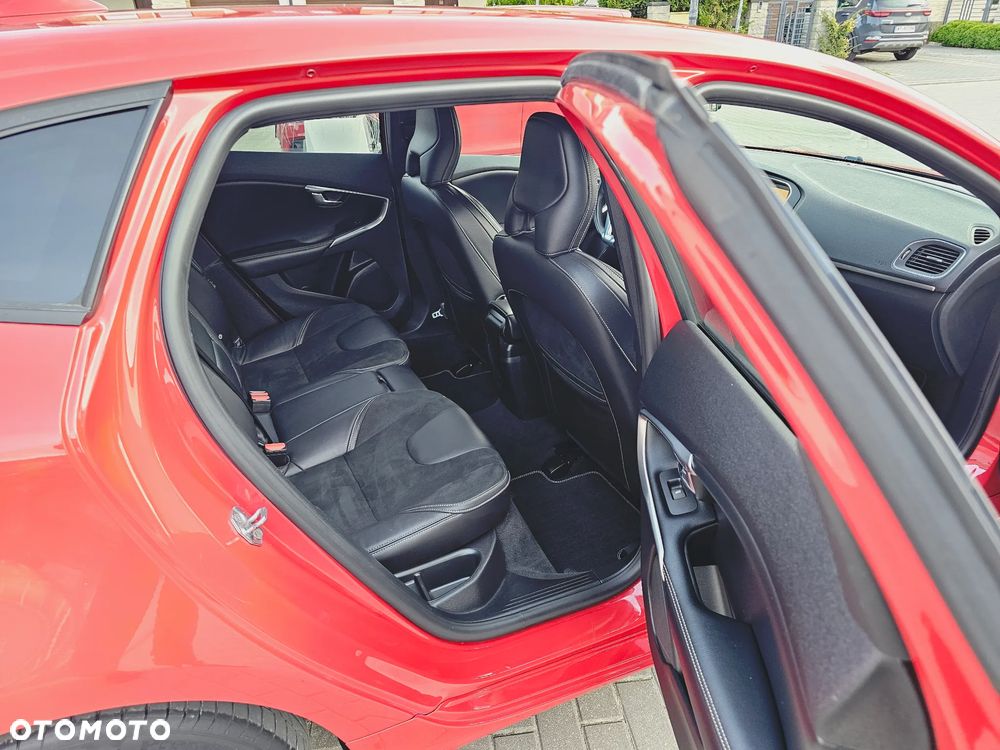Volvo V40 D2 Drive-E R-Design Momentum - 29