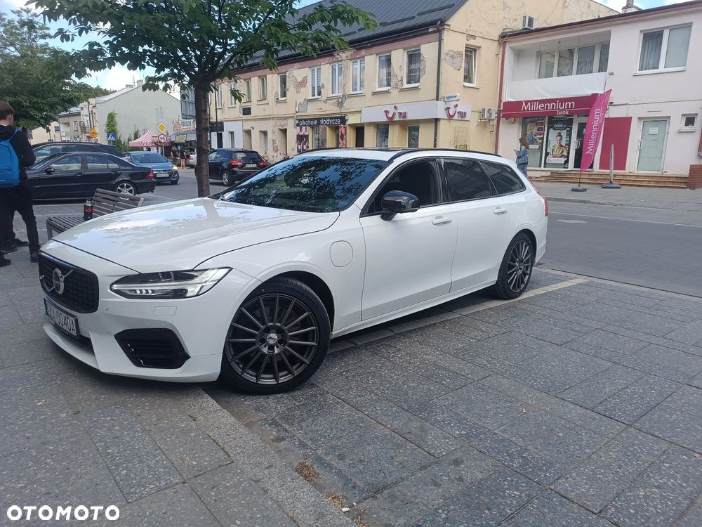 Volvo V90 T8 AWD Plug-In Hybrid R-Design - 2