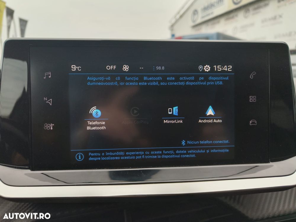 Peugeot 208 1.2 L PureTech STT Allure - 12