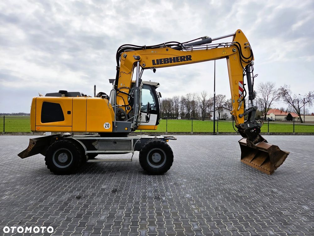Liebherr A920 / z Niemiec / Stan idealny / - 5