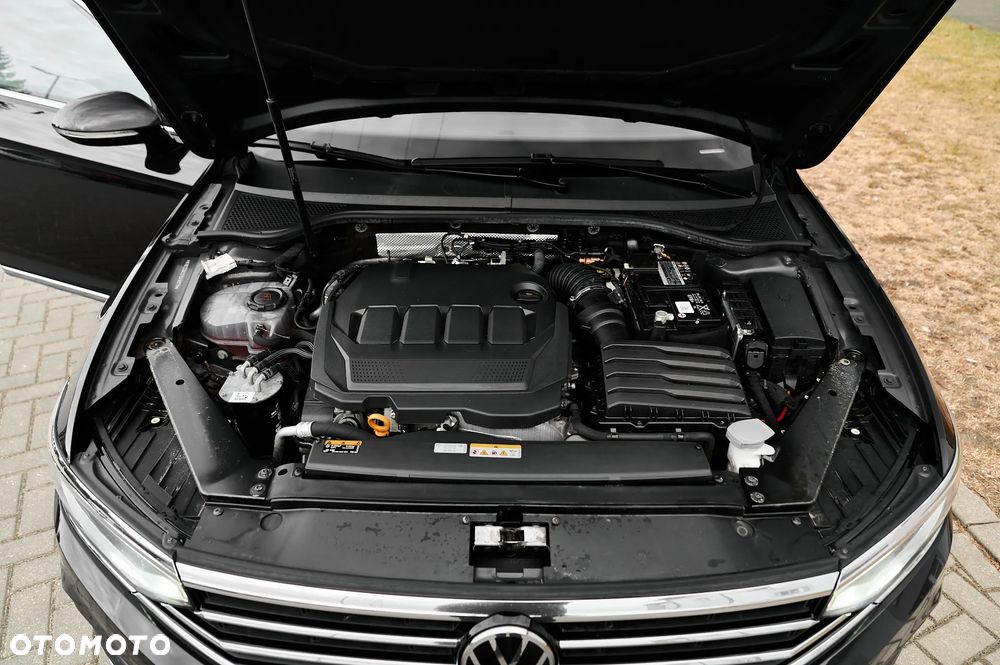Volkswagen Passat Variant 2.0 TDI EVO Elegance DSG - 16