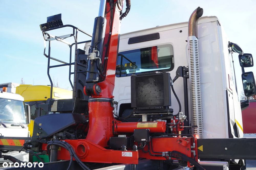 Renault C380 E6 6x4 / HDS Fassi F135 2700 MTH / Zasięg 8 m / 5.6 t udźwig / Wywrotka 3-stronna / Hydroburta - 21