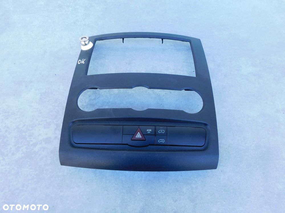 Mercedes Sprinter 906 VW Crafter środkowa maskownica konsoli ŁADNA ORG