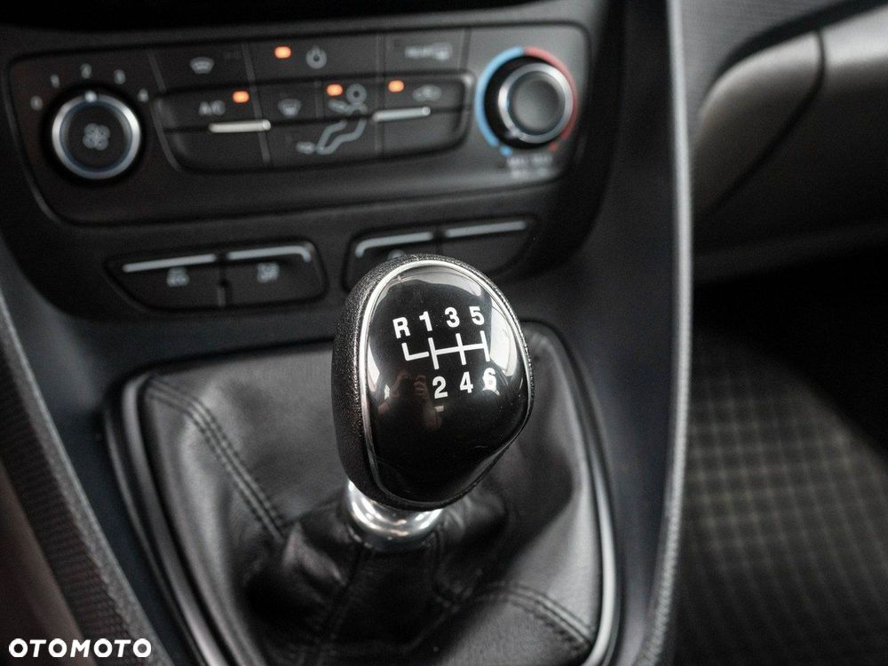 Ford Transit Connect - 16