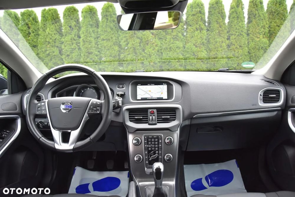 Volvo V40 D2 Momentum - 9