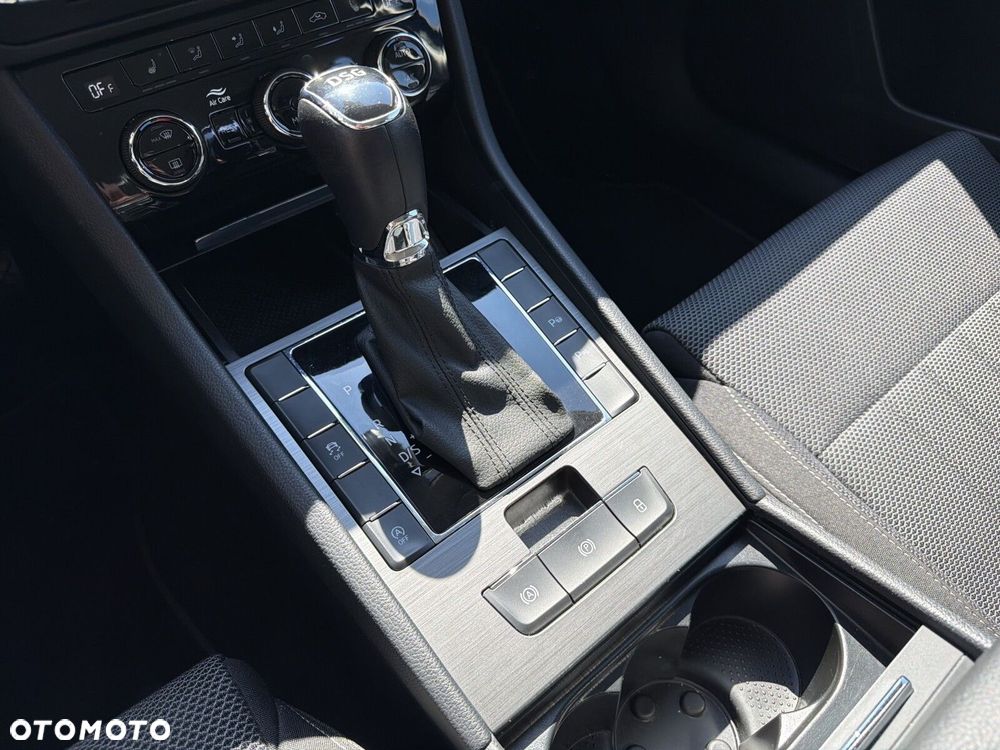 Skoda Superb 2.0 TDI SCR Style DSG - 17