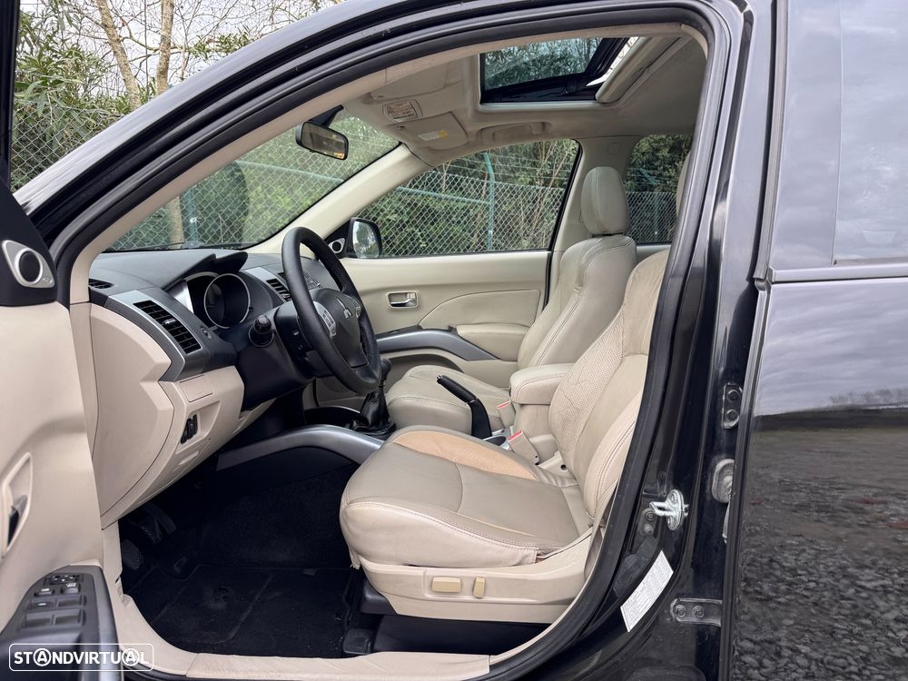 Mitsubishi Outlander 2.0 DI-D Instyle2 4WD - 31