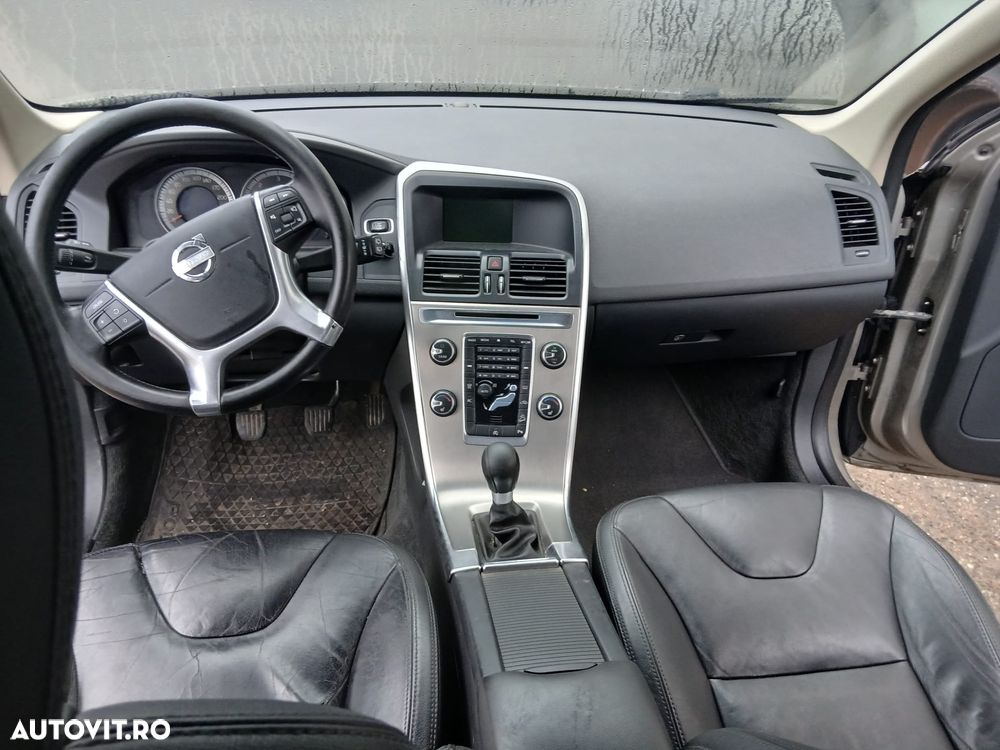 Volvo XC 60 D4AWD Start-Stop Momentum - 4