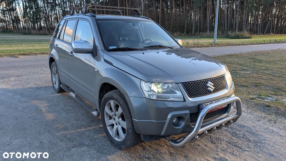 Suzuki Grand Vitara 2.0 De luxe - 8