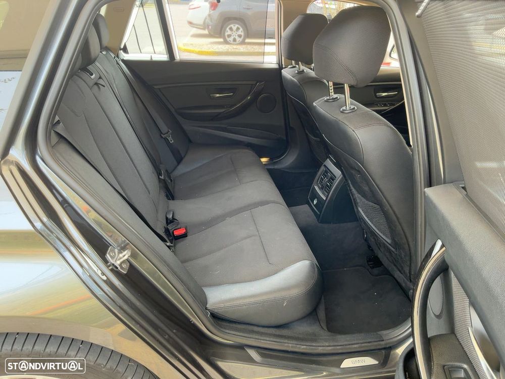 BMW 318 d Auto Line Luxury - 10