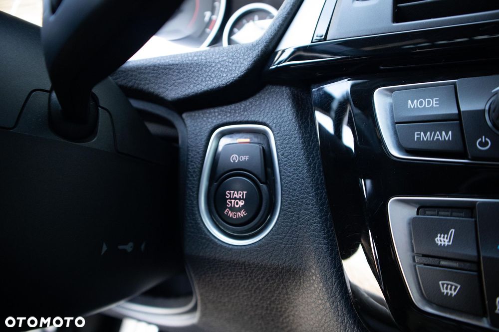 BMW Seria 3 330i xDrive M Sport - 30