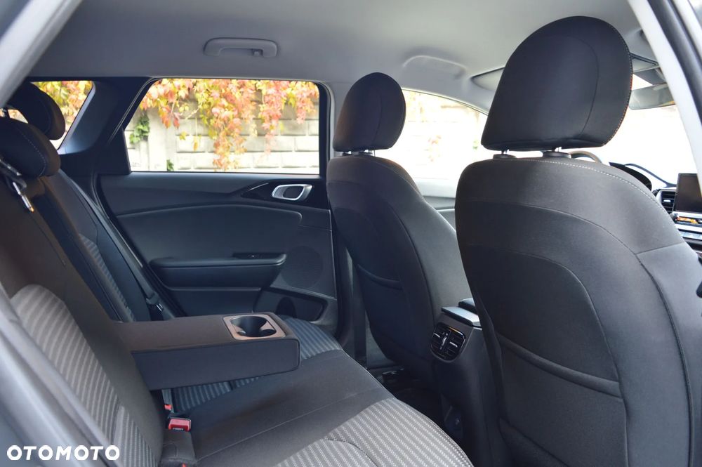 Kia Ceed 1.5 T-GDI Business Line Plus DCT - 17