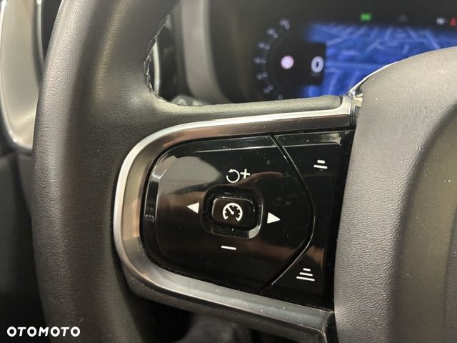 Volvo XC 60 B4 B Plus Dark - 29