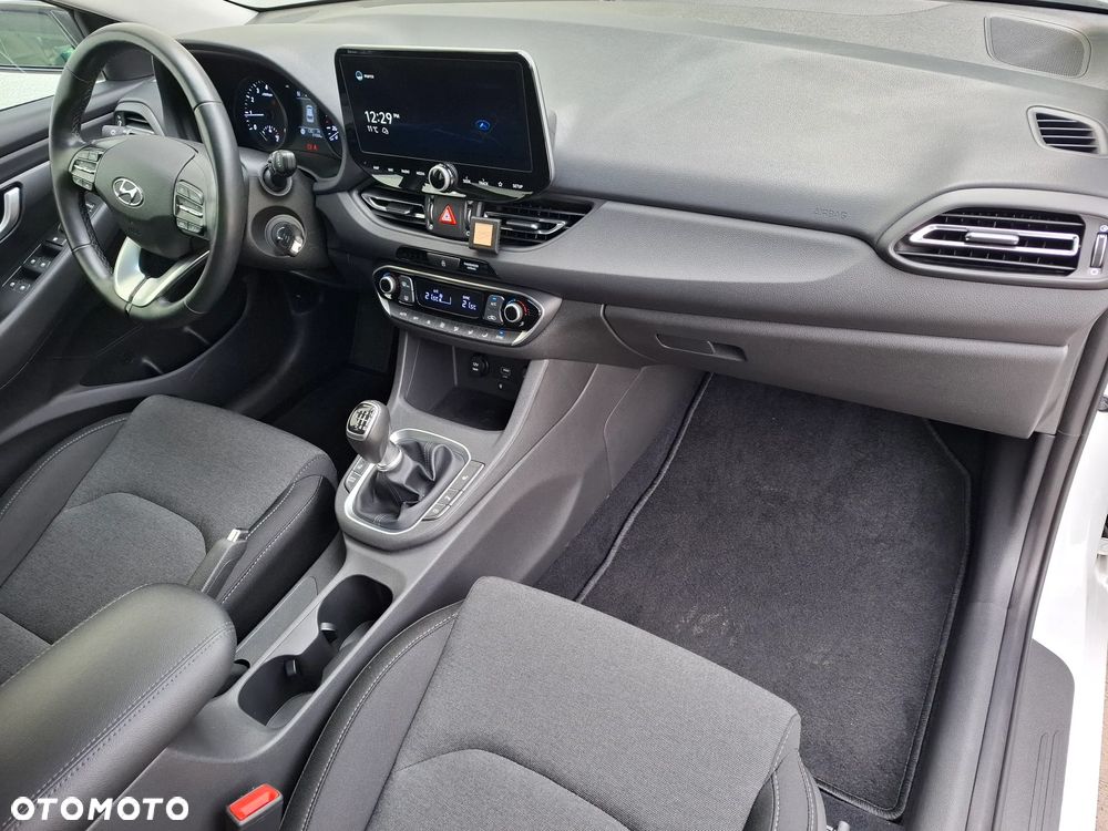 Hyundai i30 Kombi 1.5 T-GDI 48V-Hybrid Intro - 34