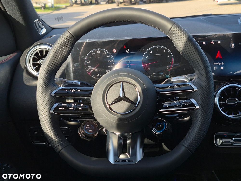 Mercedes-Benz GLA - 23