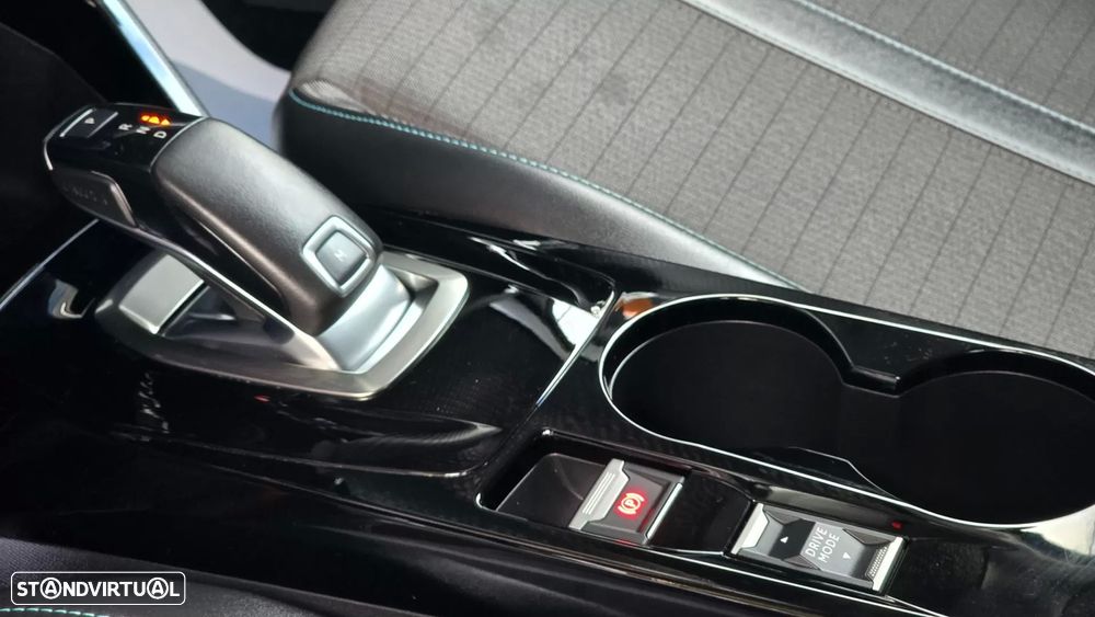 Peugeot 2008 1.2 PureTech Allure Pack EAT8 - 19
