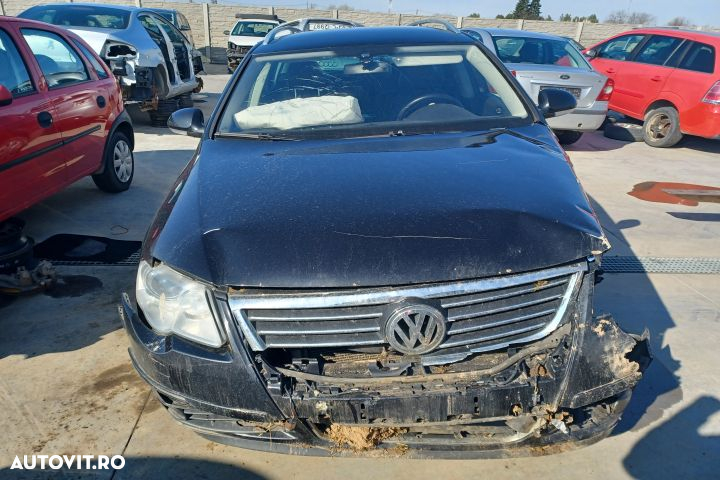 Carcasa filtru motorina 3C0127400C 3C0127399J Volkswagen VW Passat B6 - 4