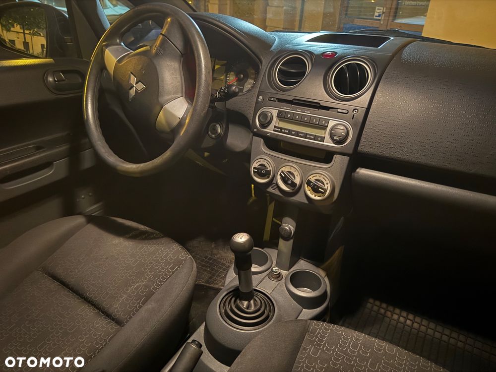 Mitsubishi Colt 1.3 Inform - 10