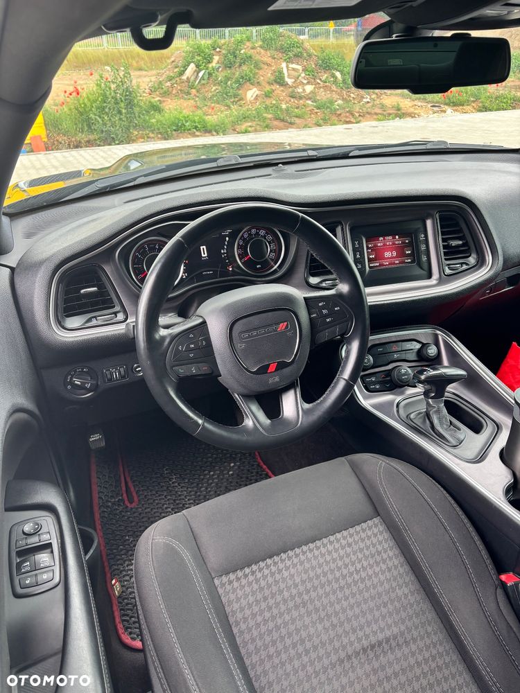 Dodge Challenger - 15