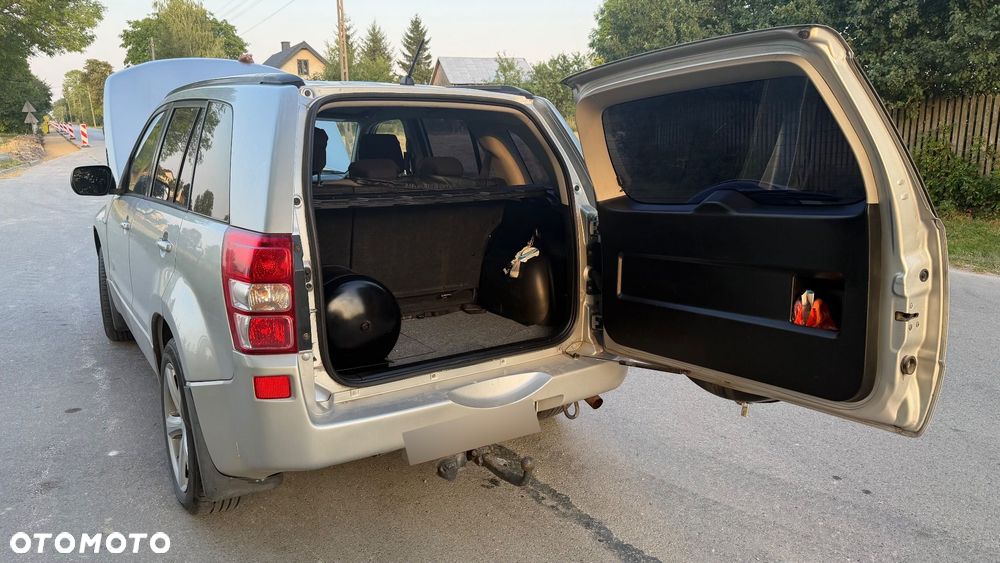 Suzuki Grand Vitara 2.0 - 4
