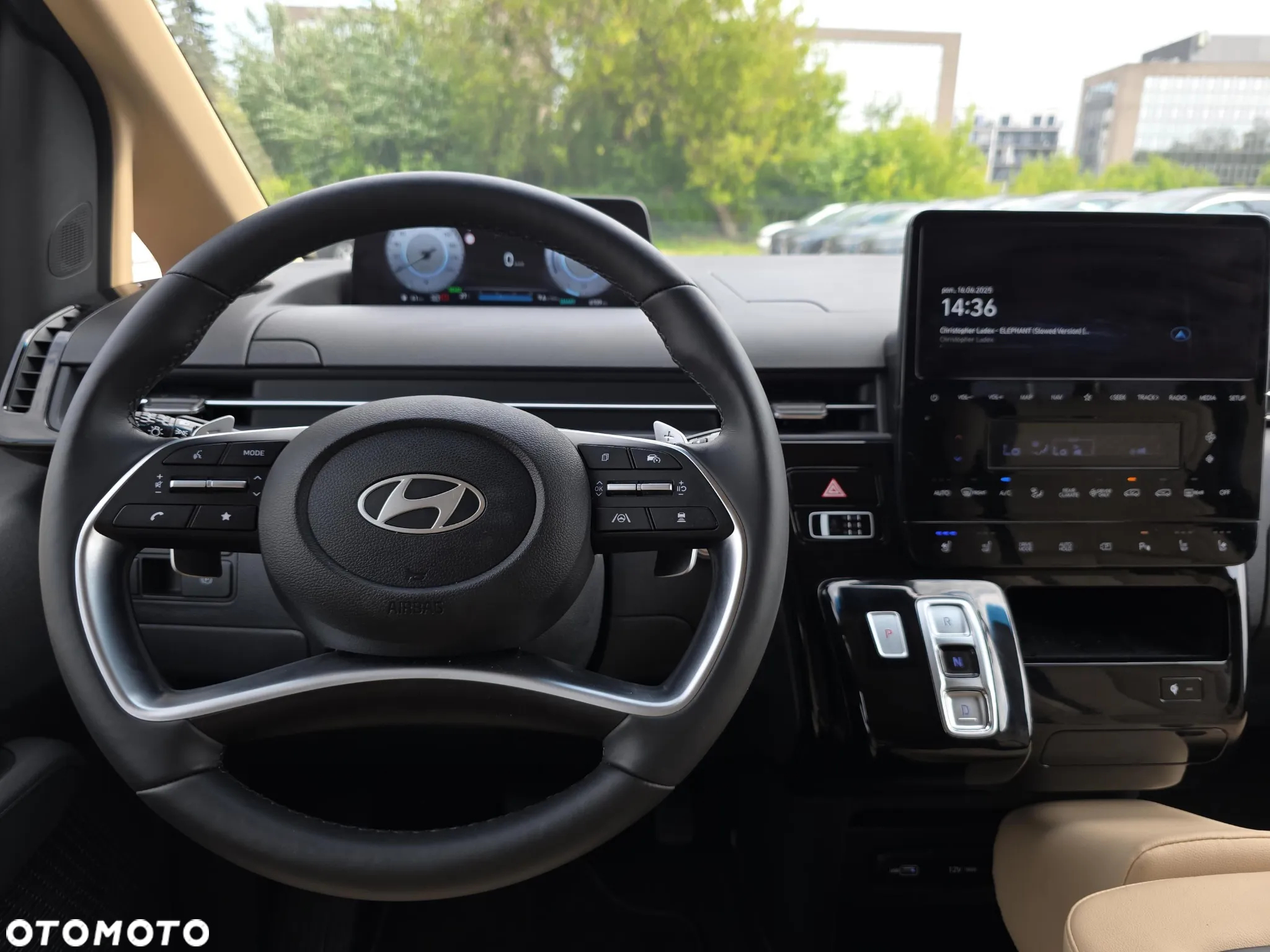 Hyundai Staria 1.6 T-GDI HEV Smart VIP - 14