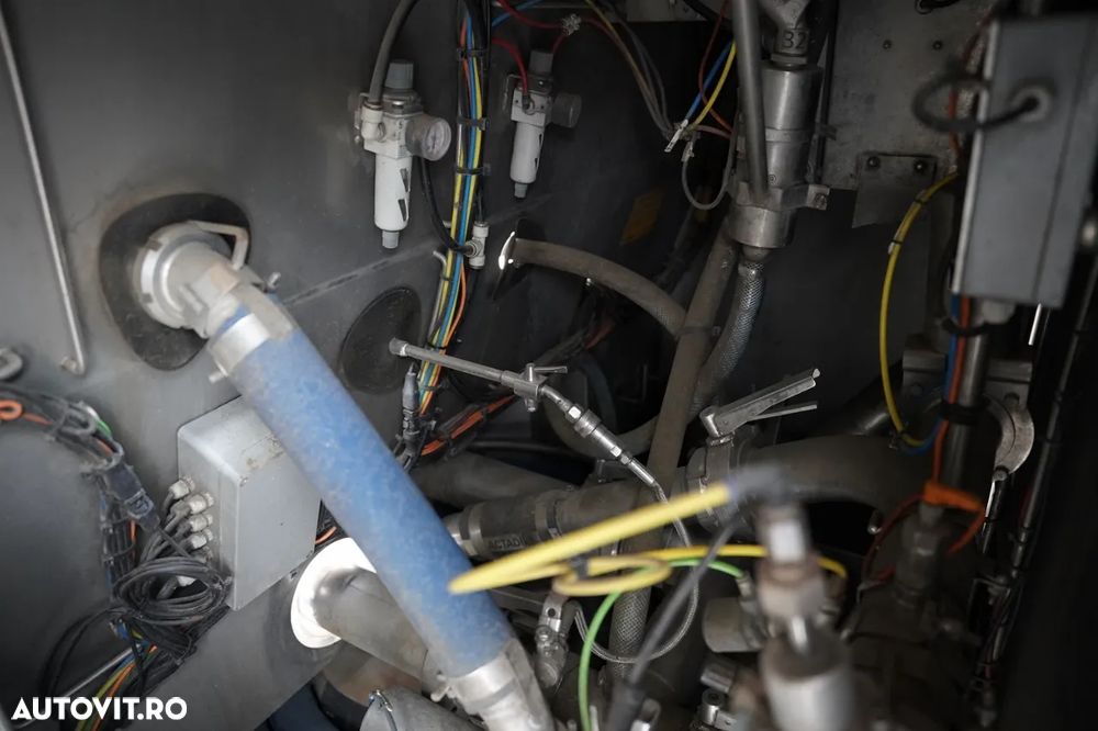 Magyar REZERVOR ALIMENTE / 30.000 L / AXĂ RIDICATĂ / AXĂ DE DIRECȚIE / - 21