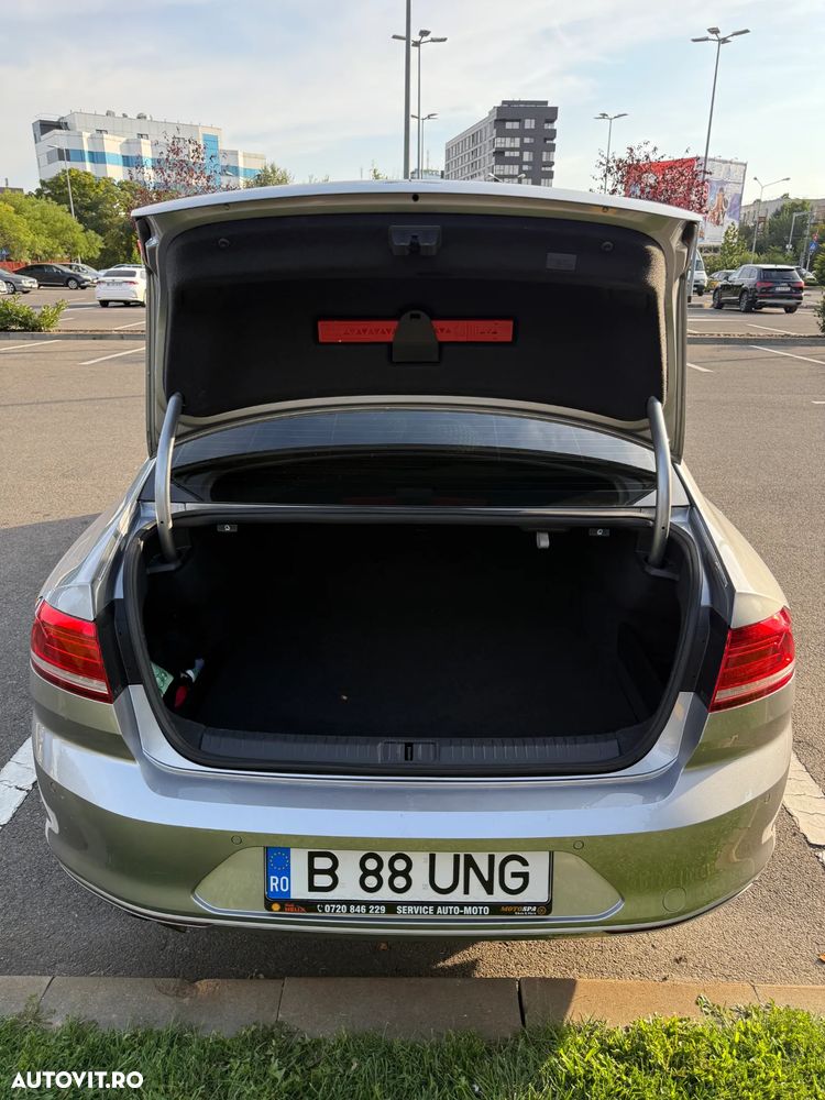 Volkswagen Passat 2.0 TDI DSG Comfortline - 20