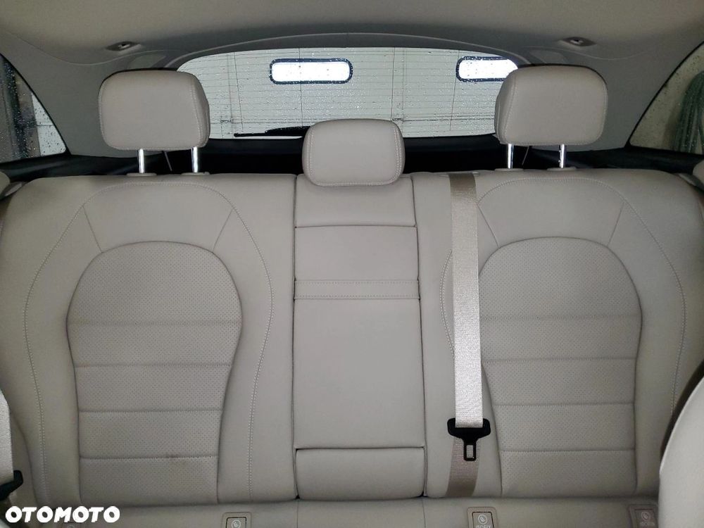 Mercedes-Benz GLC 300 4Matic 9G-TRONIC - 9
