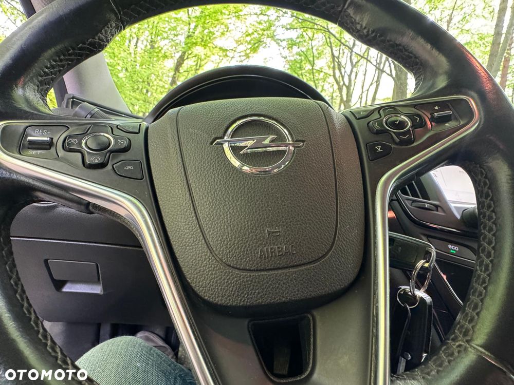 Opel Insignia - 30