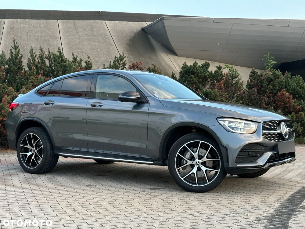 Mercedes-Benz GLC 300 e 4Matic 9G-TRONIC AMG Line - 8